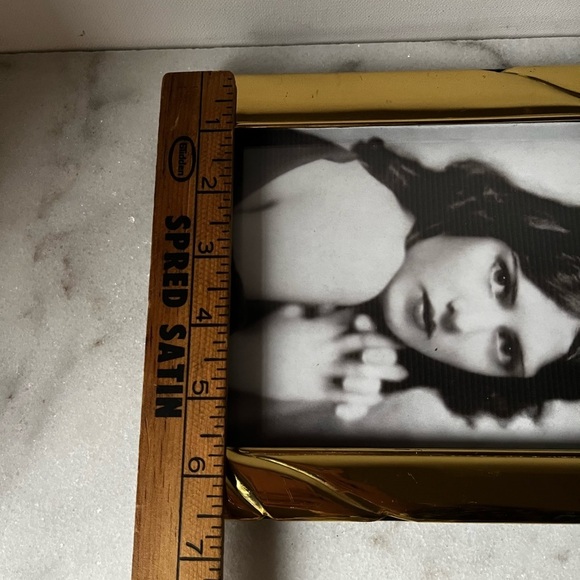 Solid Brass Photo Frame 6.5”x8.5” Vintage for 5”x7” photo.. - Picture 13 of 16